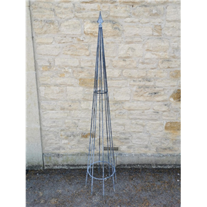 Round Obelisk 5ft